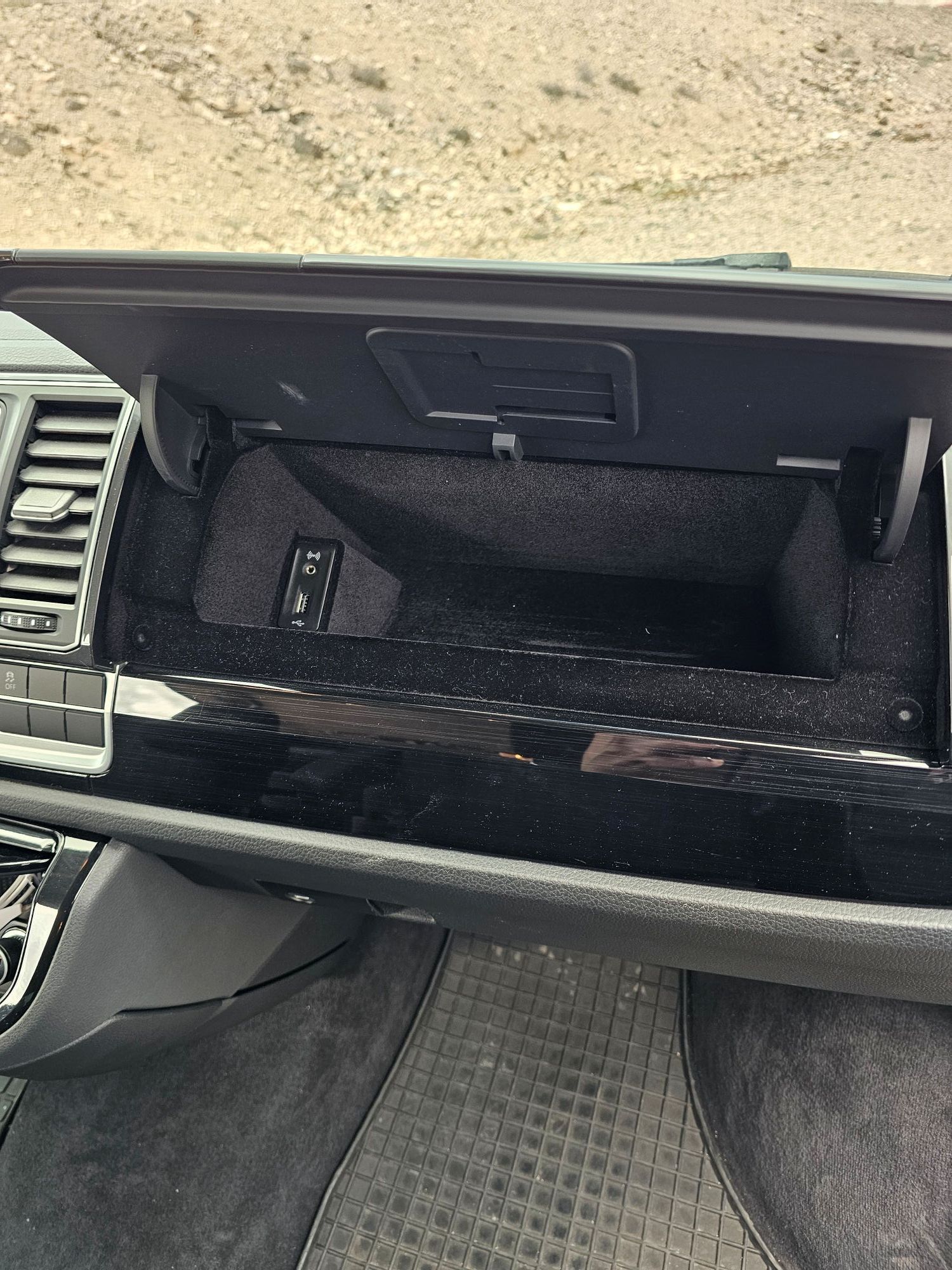 Volkswagen Multivan segunda mano, año de fabricación - 2016, color marrón, precio 37500€ | foto-11