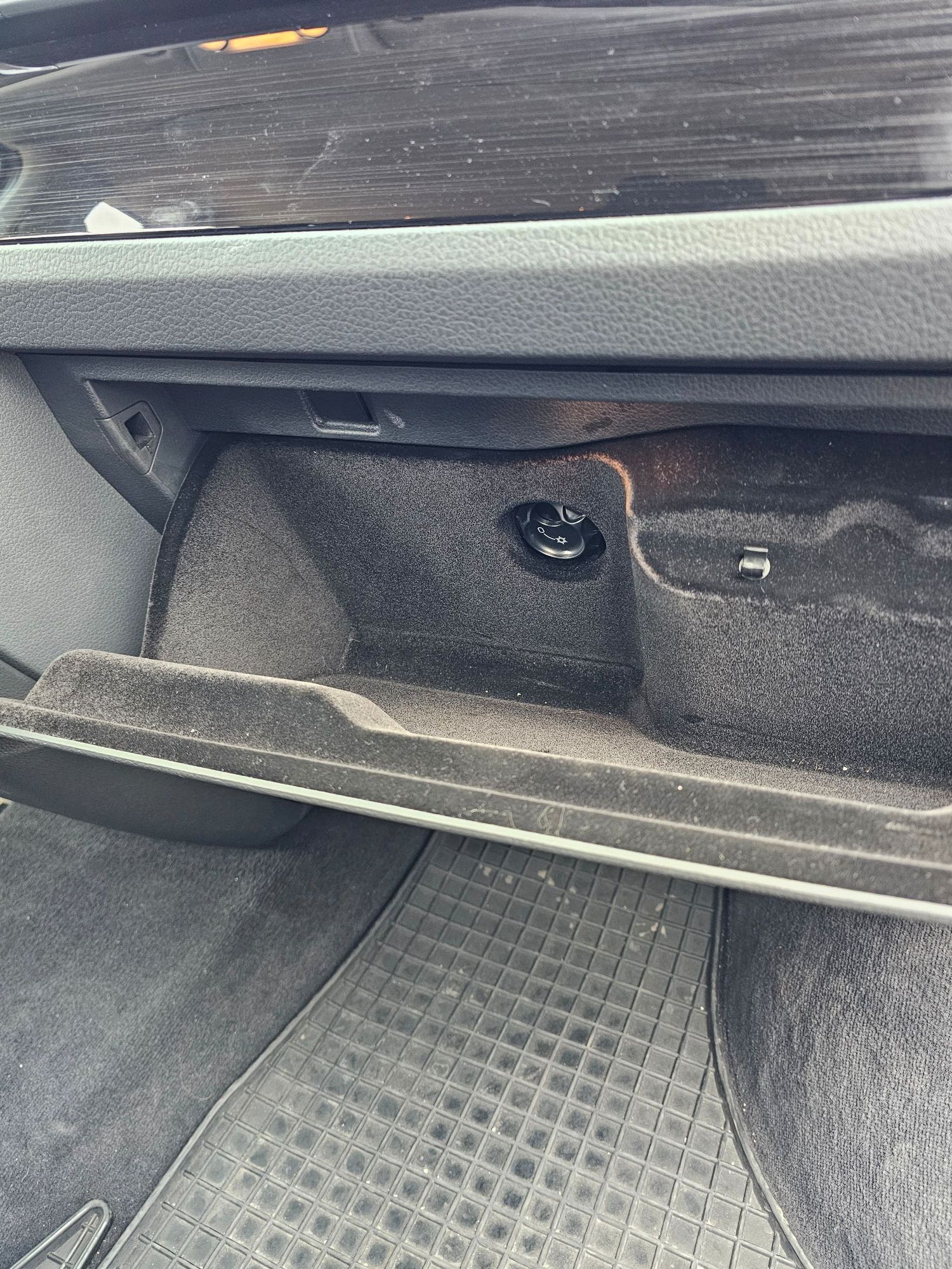 Volkswagen Multivan segunda mano, año de fabricación - 2016, color marrón, precio 37500€ | foto-12