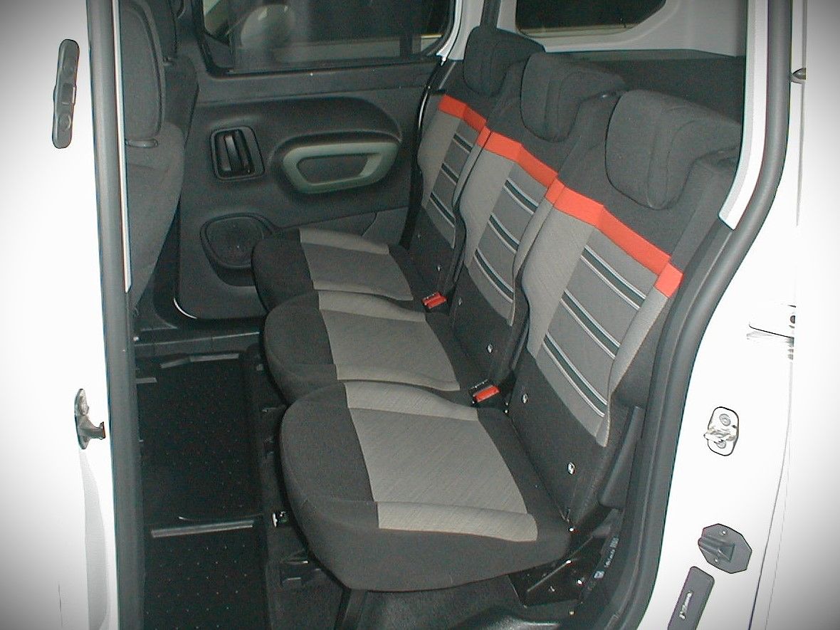 Citroen Berlingo segunda mano, año de fabricación - 2022, color blanco, precio 15990€ | foto-6