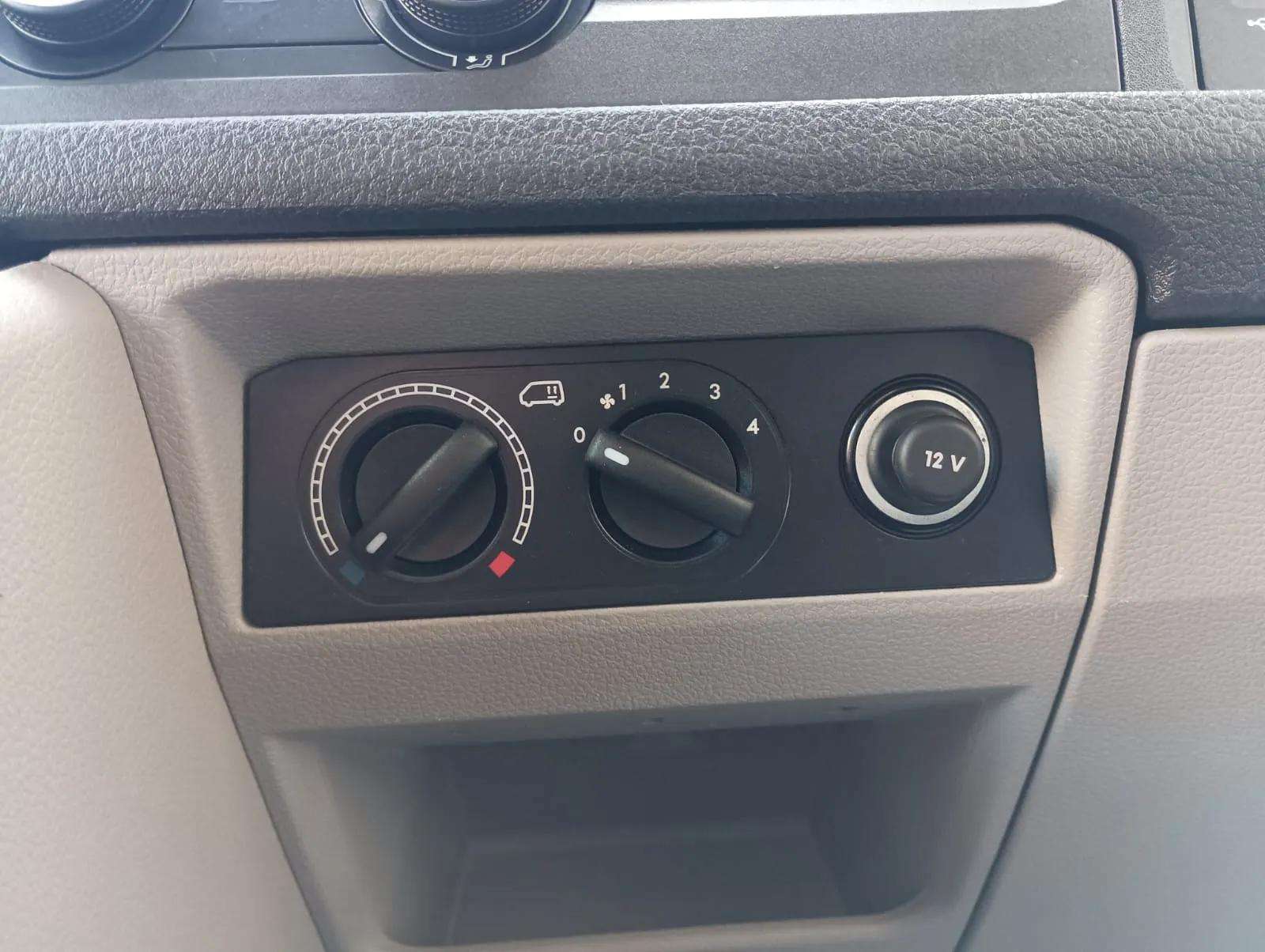 Volkswagen Transporter segunda mano, año de fabricación - 2018, color blanco, precio 28990€ | foto-13