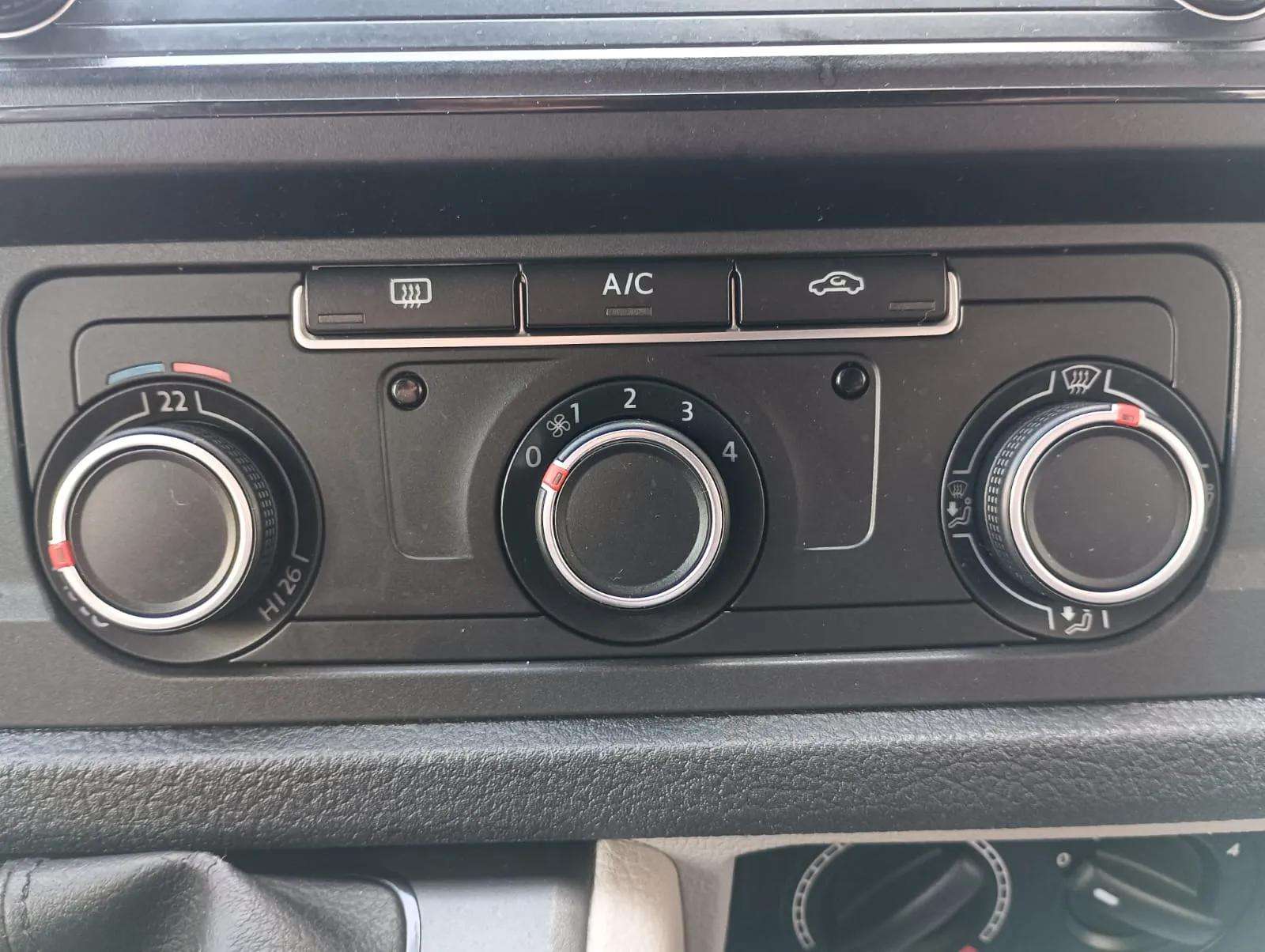 Volkswagen Transporter segunda mano, año de fabricación - 2018, color blanco, precio 28990€ | foto-19