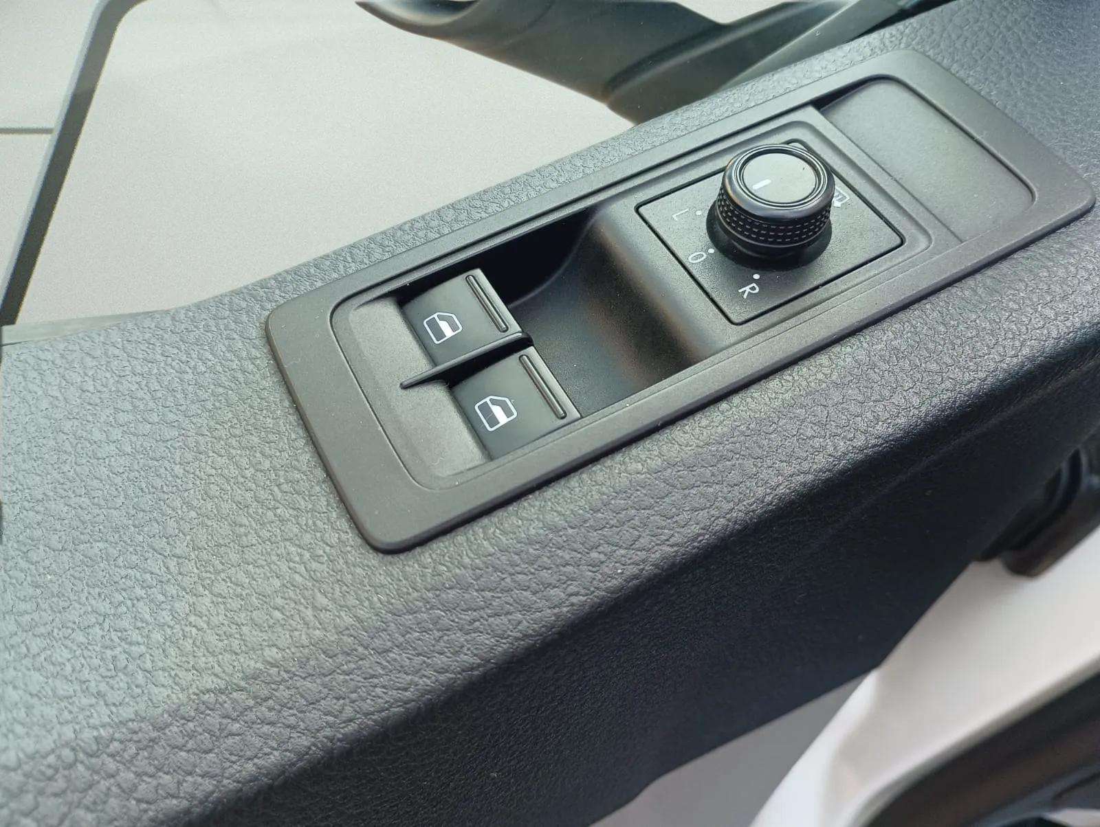 Volkswagen Transporter segunda mano, año de fabricación - 2018, color blanco, precio 28990€ | foto-20