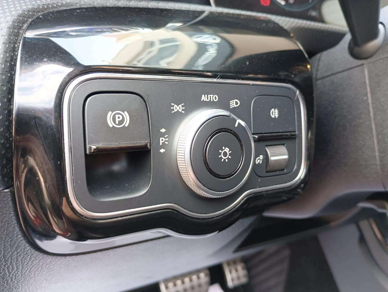 Mercedes-Benz Clase A segunda mano, año de fabricación - 2020, color burdeos, precio 25990€ | foto-17