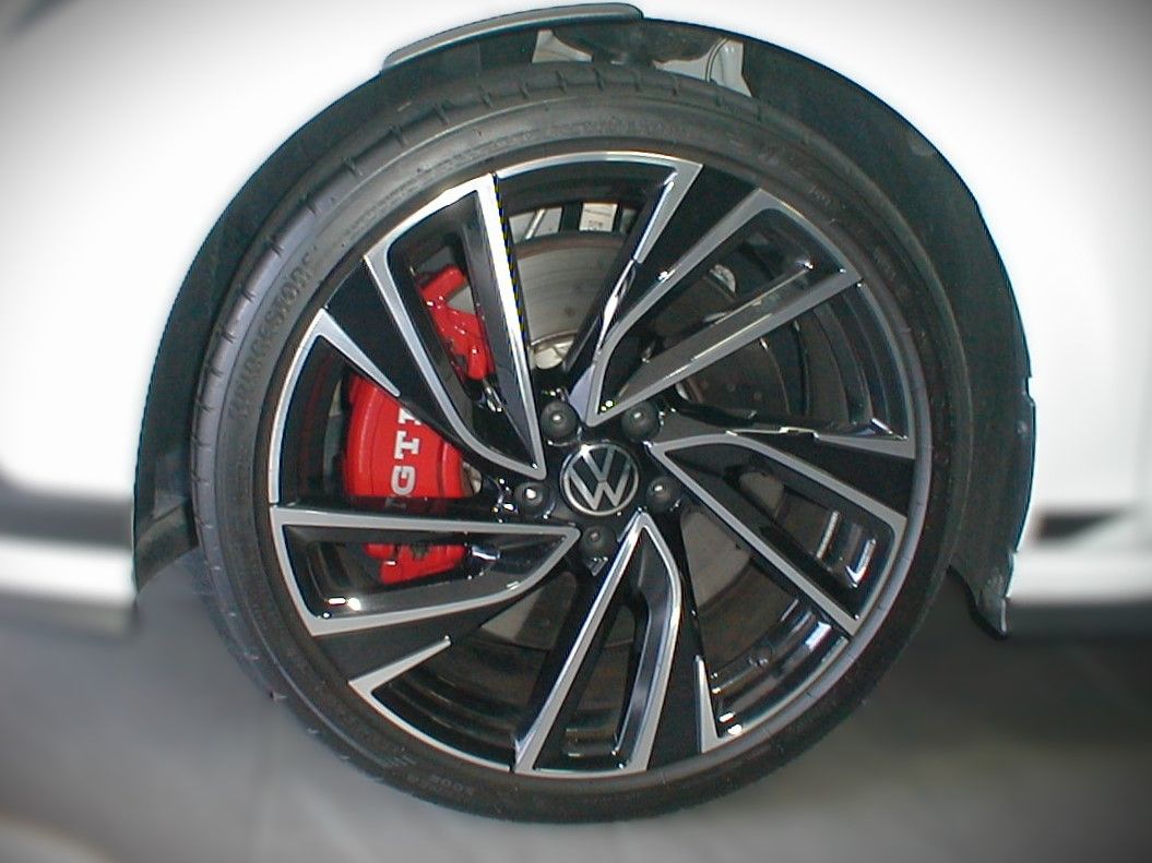 Volkswagen Golf GTI segunda mano, año de fabricación - 2023, color blanco, precio 39990€ | foto-8
