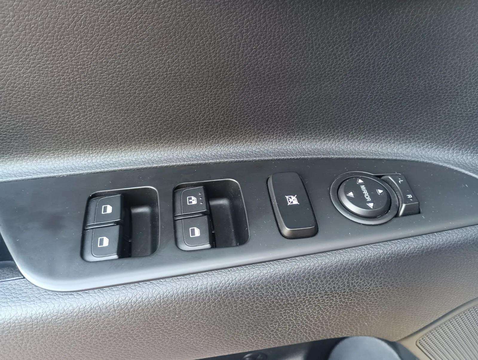Kia Stonic segunda mano, año de fabricación - 2023, color amarillo, precio 14490€ | foto-9