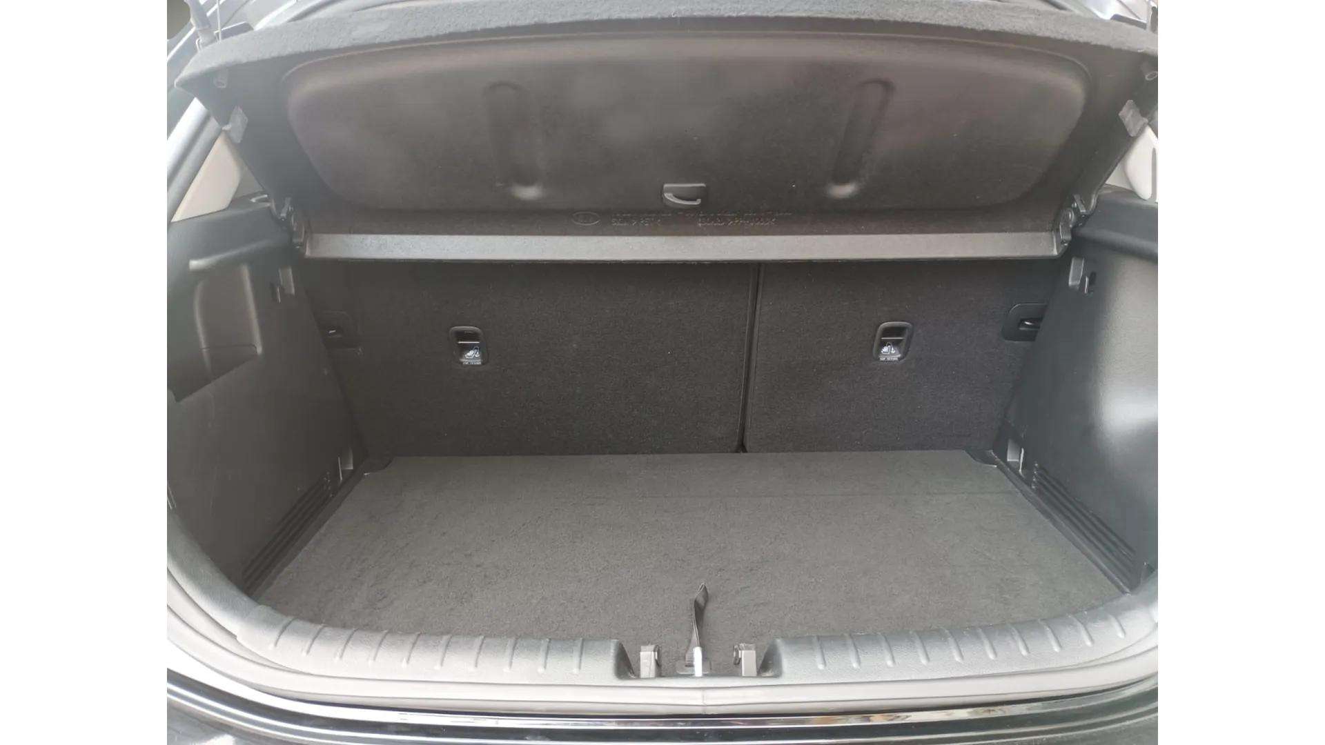Kia Rio segunda mano, año de fabricación - 2023, color negro, precio 13490€ | foto-18