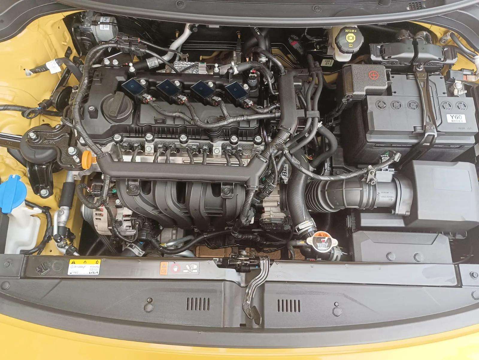 Kia Rio segunda mano, año de fabricación - 2023, color amarillo, precio 13490€ | foto-19