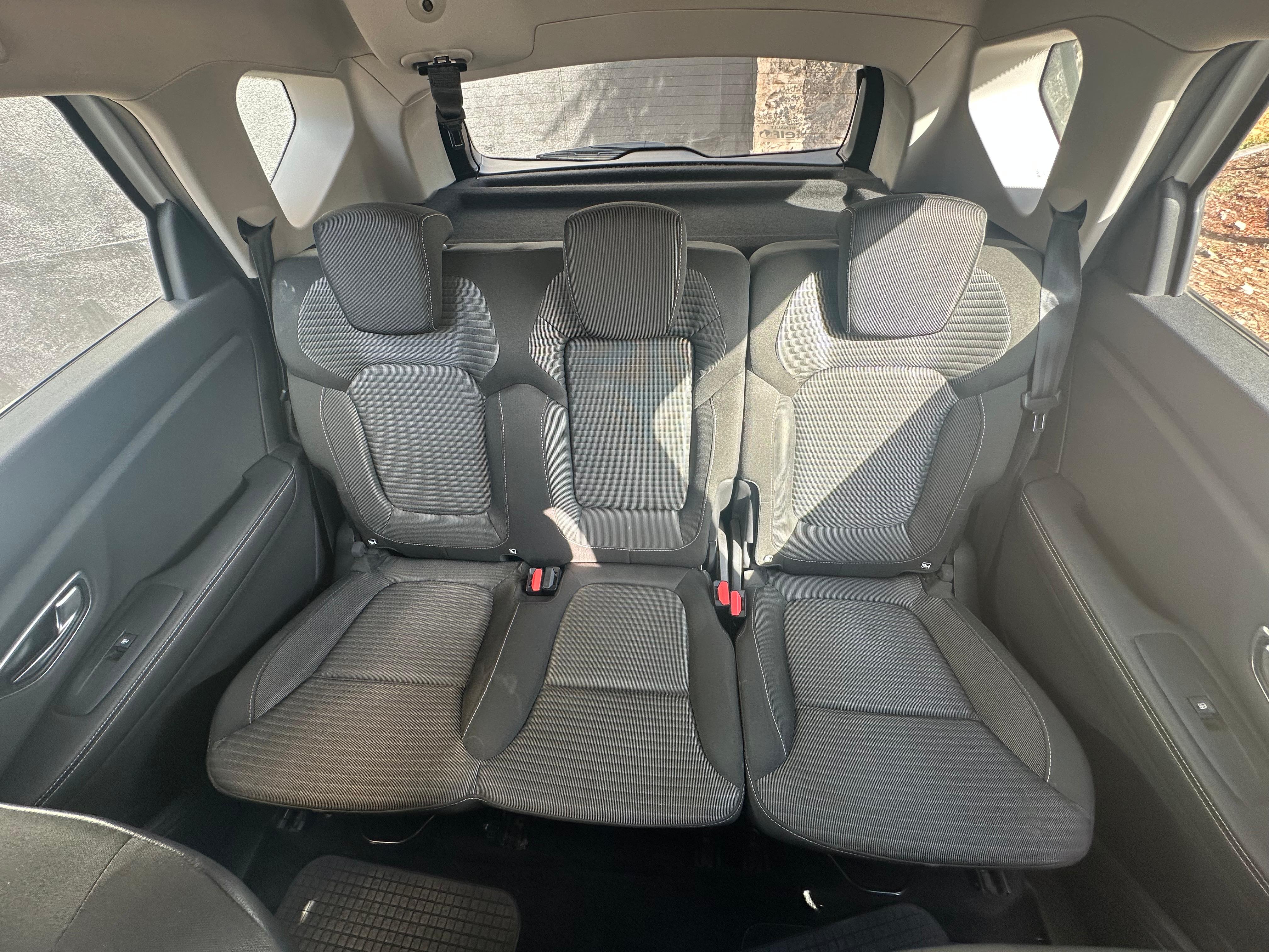 Renault Scenic segunda mano, año de fabricación - 2019, color blanco, precio 14856€ | foto-9
