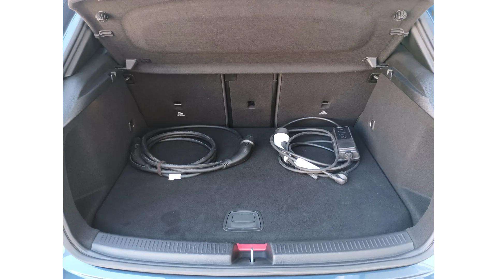 Mercedes-Benz Clase A segunda mano, año de fabricación - 2021, color azul, precio 23990€ | foto-18